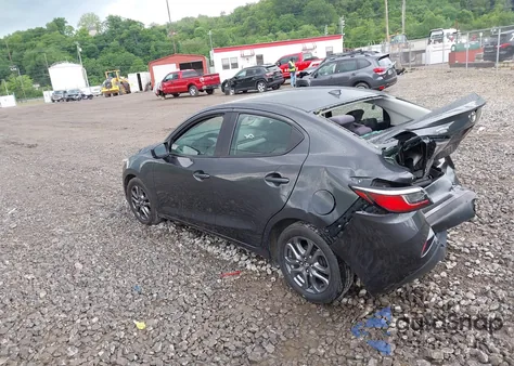 2019 Toyota Yaris Le z USA, uszkodzony, nr VIN 3MYDLBYV0KY510248